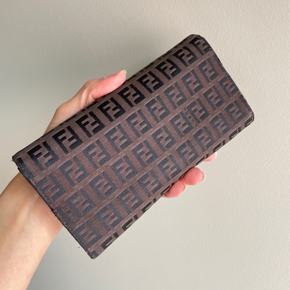 Authentic Fendi wallet - Picture 2 of 12